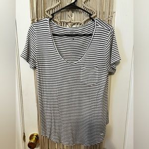 Hollister V-Neck Pocket T-Shirt